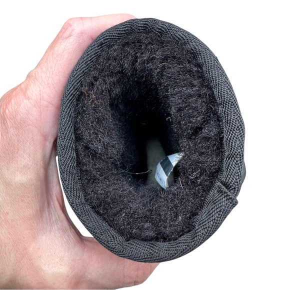 UGG Black suede boot size 7 toddler - Picture 7 of 9